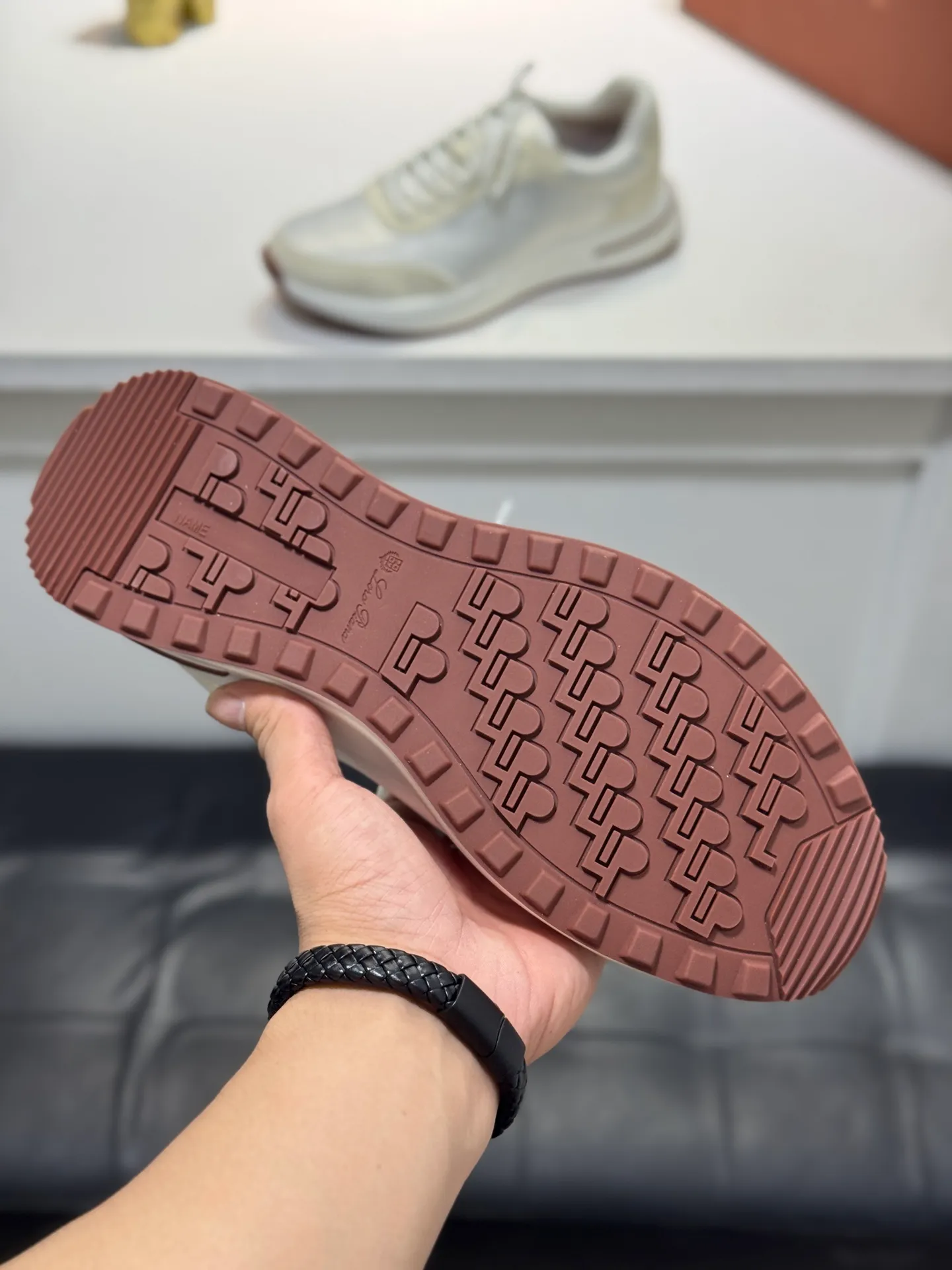 Men's men's shoes 💰440 [New style] 🪳🪳loro piana/LP material: The upper is made of umbrella cloth for routing. Anti-velvet fabric is wrapped on the front and back to ensure stability. The rear is equipped with a cushion to improve wearing comfort. Breathable mesh shoes. Stretch cloth lining𥚃. Latex mesh insole. TPU outsole. Code number: 38-44 (45 customized